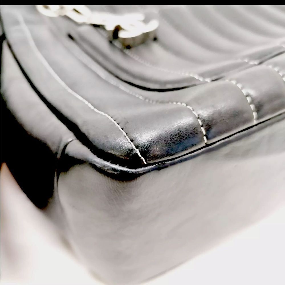 Chanel Vtg Black Vertical Quilted Leather Mademoiselle Ligne Camera Shoulder Bag - Picture 7 of 16